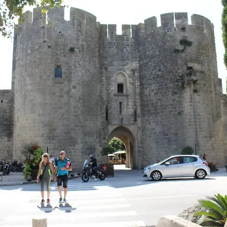 De Lucien Entre Arles, Nimes, Avignon. * Beaucaire (Gard)