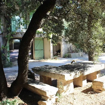 De Lucien Entre Arles, Nimes, Avignon. Appartamento