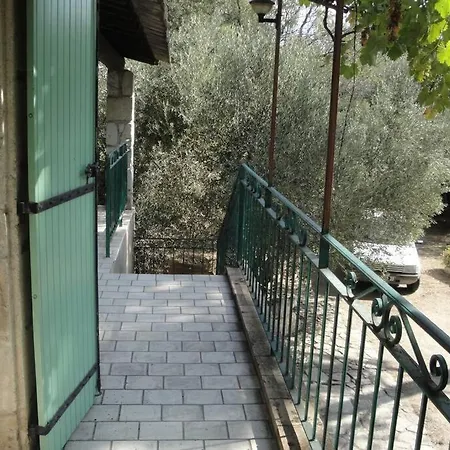 Apartamento De Lucien Entre Arles, Nimes, Avignon.