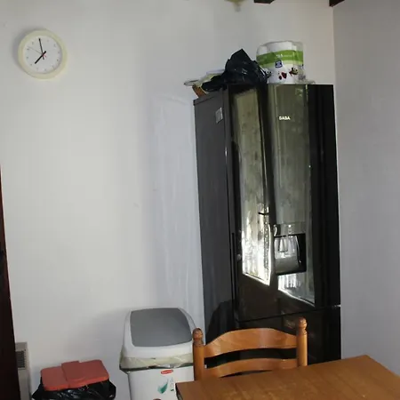 Appartamento De Lucien Entre Arles, Nimes, Avignon. Beaucaire (Gard)