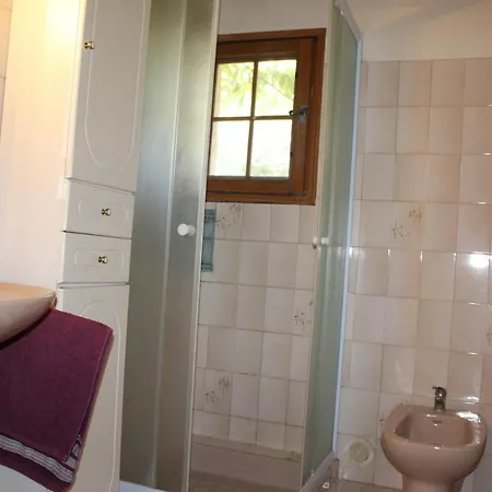 De Lucien Entre Arles, Nimes, Avignon. Apartamento