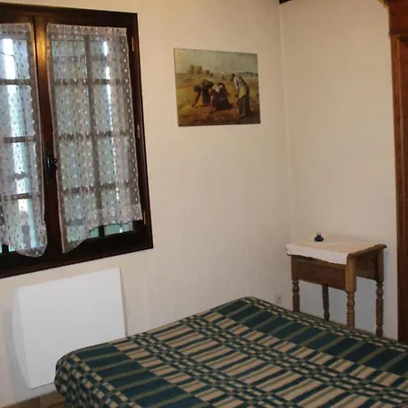 De Lucien Entre Arles, Nimes, Avignon. Apartamento
