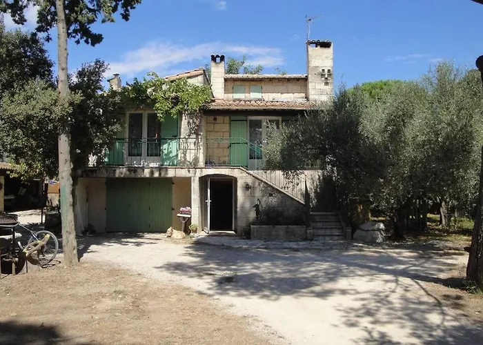 De Lucien Entre Arles, Nimes, Avignon. Apartamento *