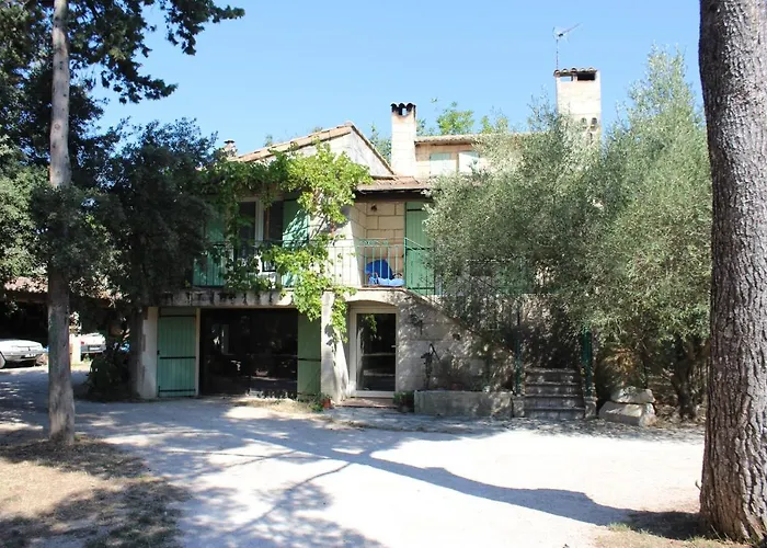 De Lucien Entre Arles, Nimes, Avignon.