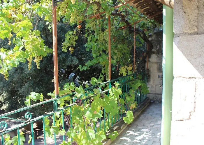 De Lucien Entre Arles, Nimes, Avignon. * Beaucaire (Gard)