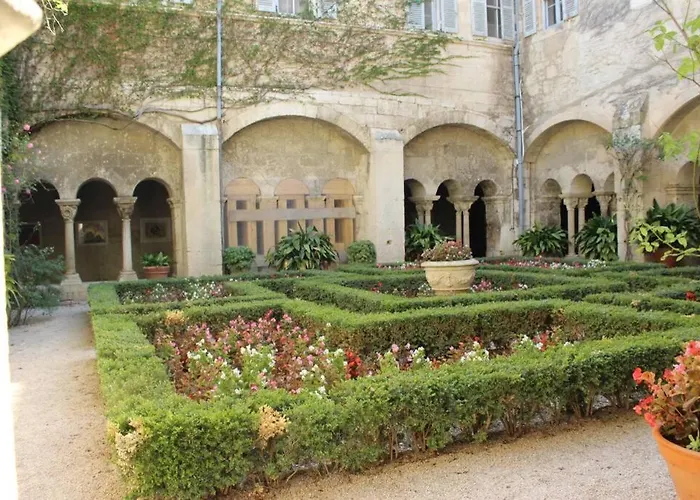 De Lucien Entre Arles, Nimes, Avignon. * Beaucaire (Gard)