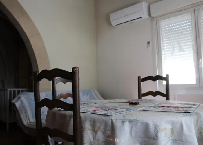 De Lucien Entre Arles, Nimes, Avignon. Apartamento