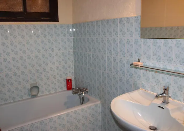 De Lucien Entre Arles, Nimes, Avignon. Apartamento